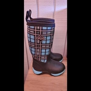 Child muck boots